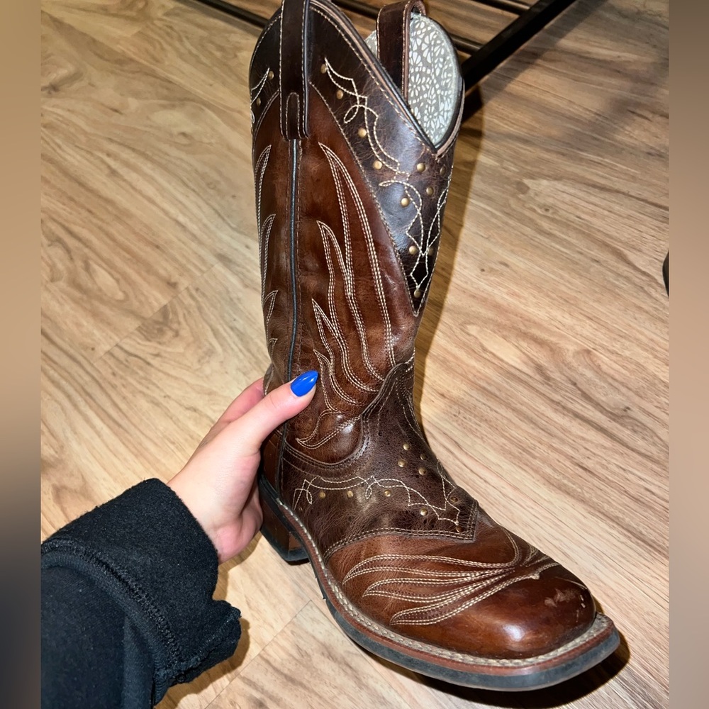 Women’s Size 6 Cowboy boots